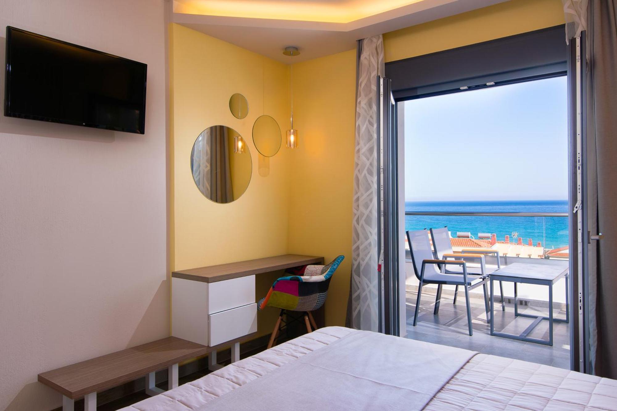 Semiramis Luxury Suites Chrysi Ammoudia Exterior photo