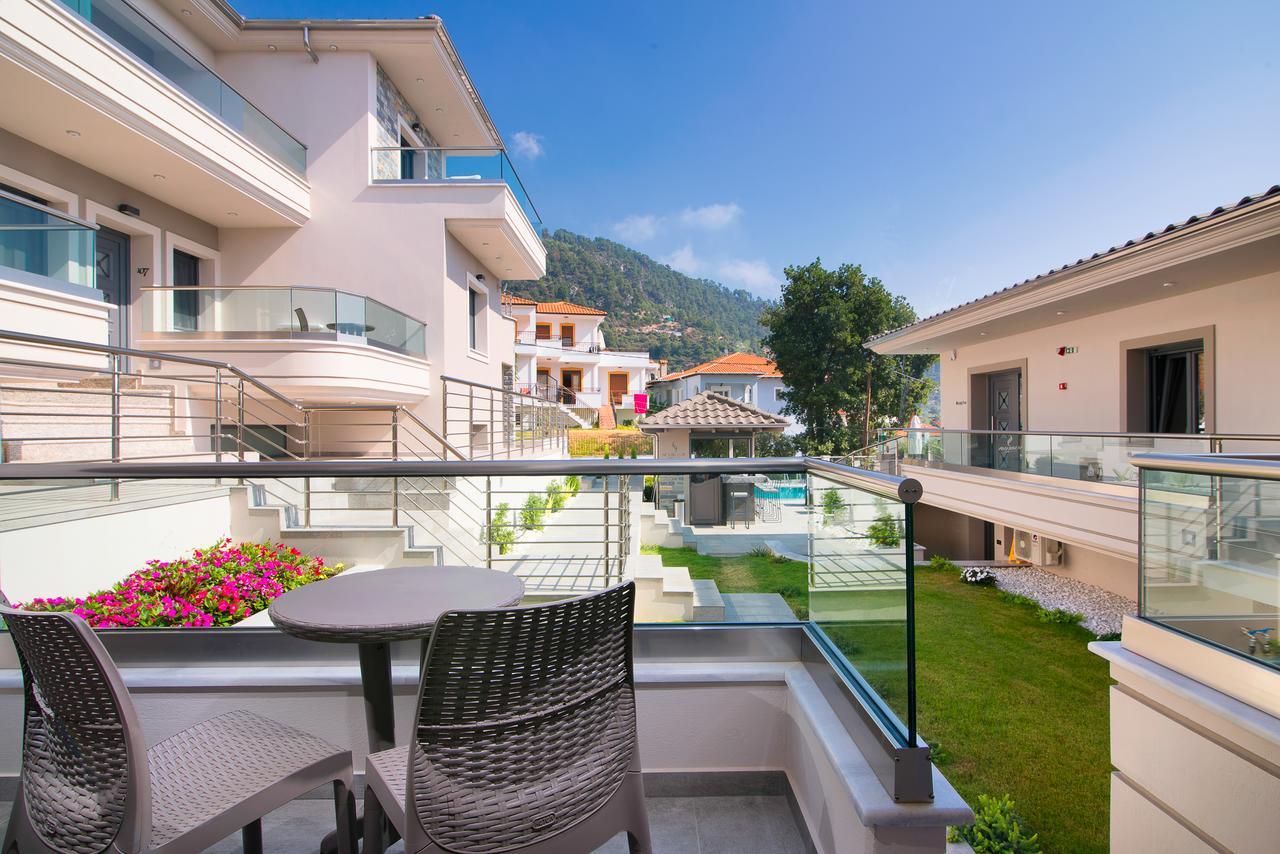 Semiramis Luxury Suites Chrysi Ammoudia Exterior photo