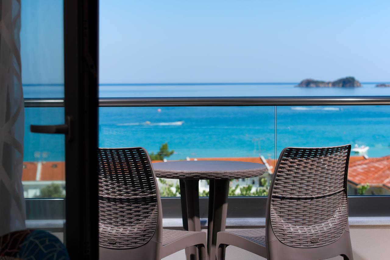 Semiramis Luxury Suites Chrysi Ammoudia Exterior photo